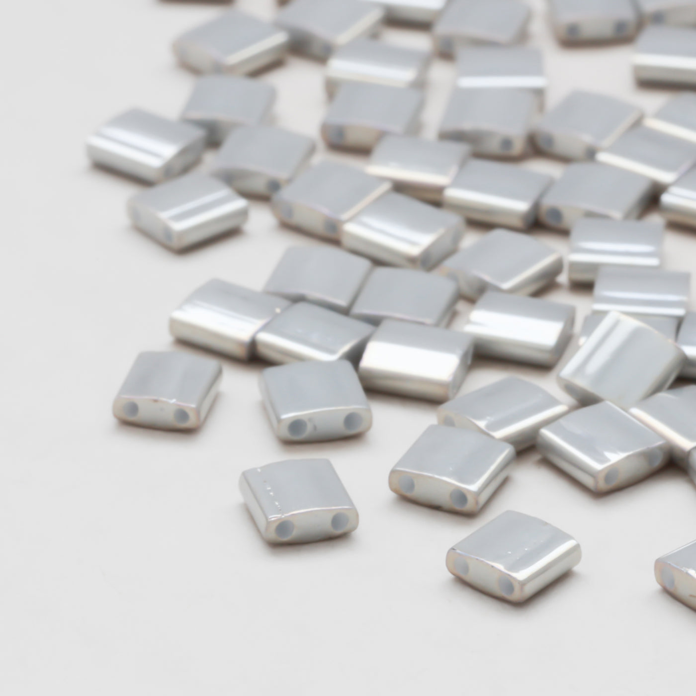 TILAビーズ　ゴールドラスター