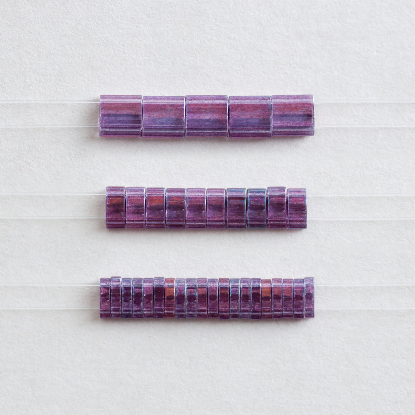 TILAビーズ　ゴールドラスター