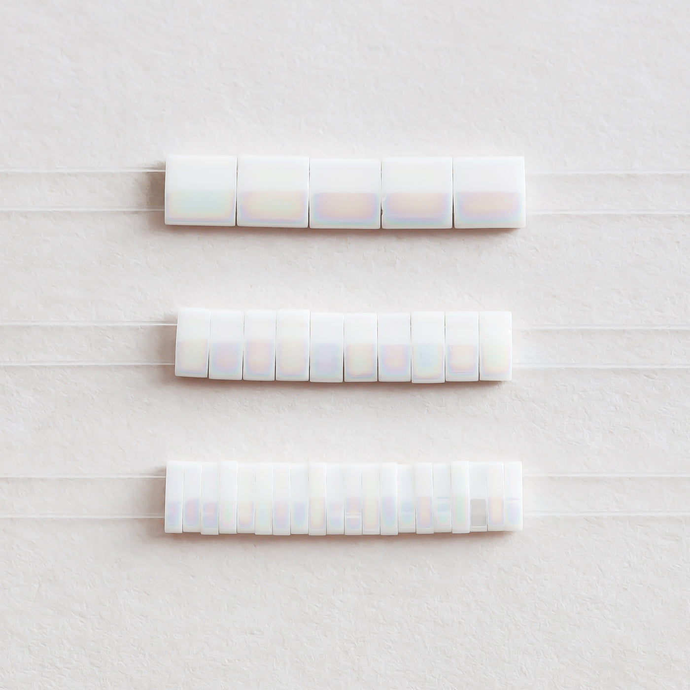 TILAビーズ　ギョクレインボー