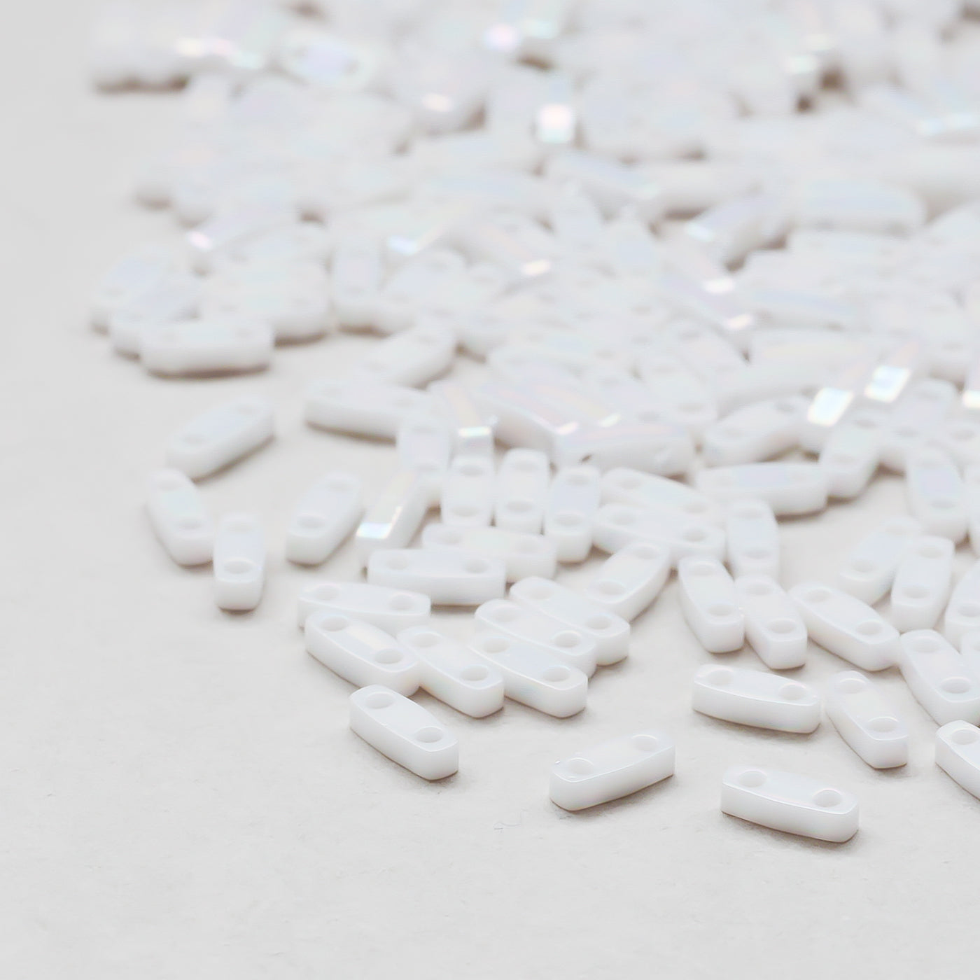 TILAビーズ　ギョクレインボー