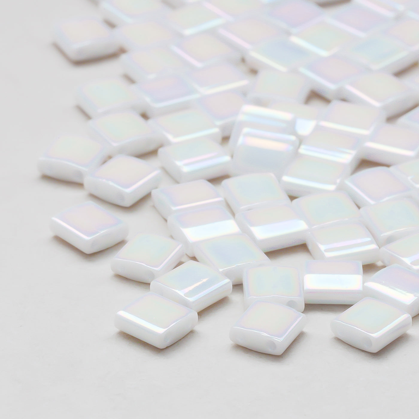 TILAビーズ　ギョクレインボー