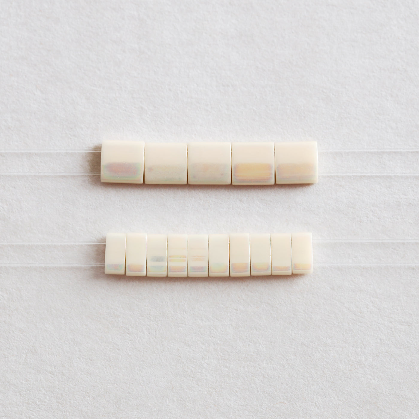 TILAビーズ　ギョクレインボー