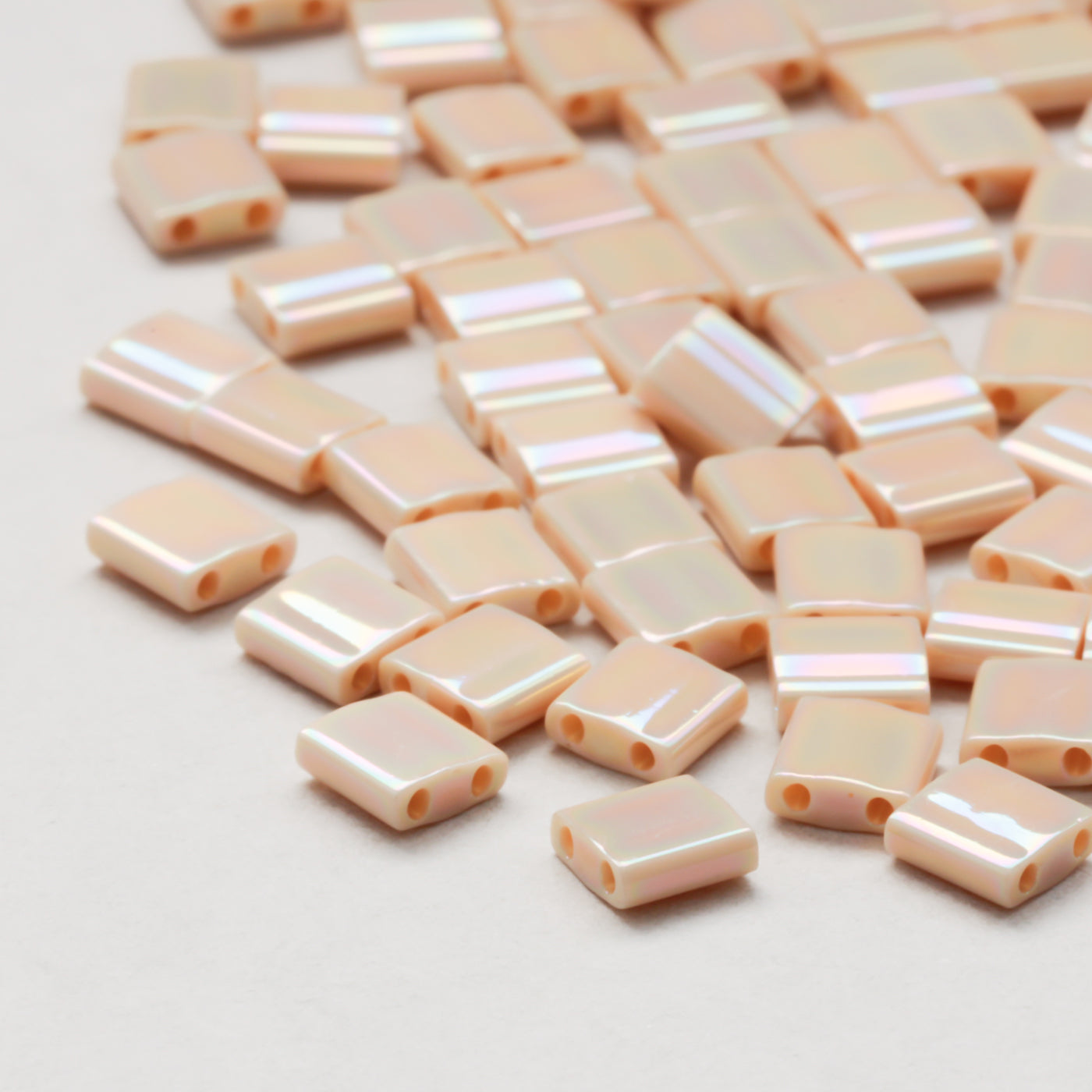 TILAビーズ　ギョクレインボー