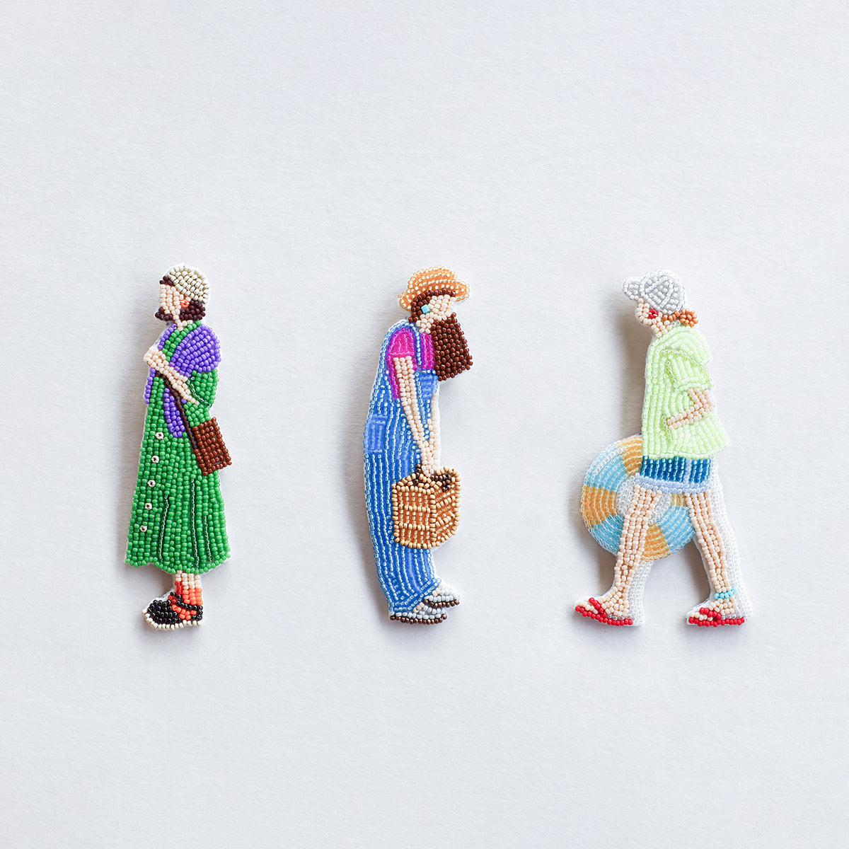 羊毛フェルト ビーズ刺繍 ブローチ 女の子 ④ ブローチ ナッツ