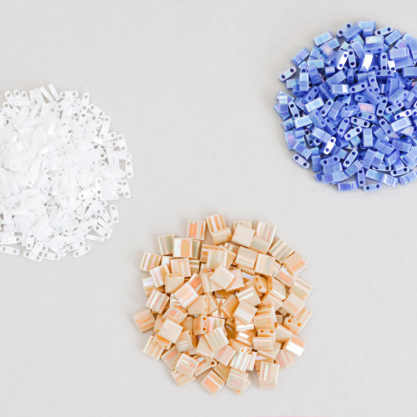 TILAビーズ　ギョクレインボー